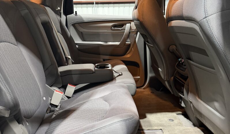 
								2016 Chevrolet Traverse LS 8 Passengers full									