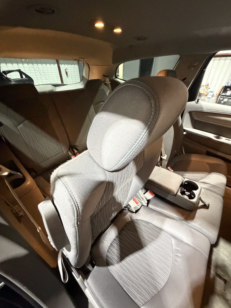 
								2016 Chevrolet Traverse LS 8 Passengers full									